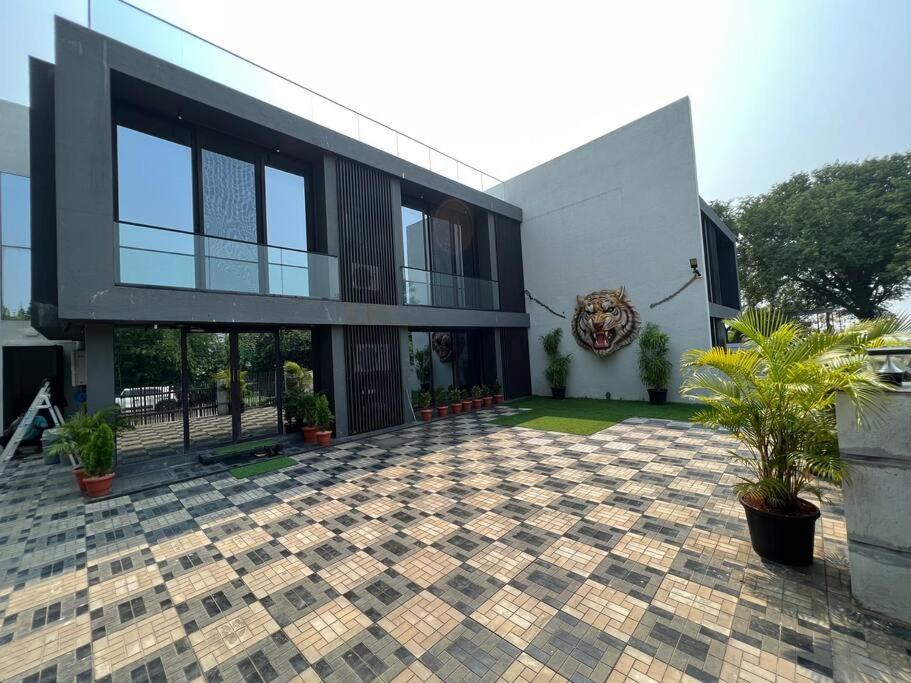 Stayhaven Starmount 4Bhk & Pool Mumbai Exterior photo