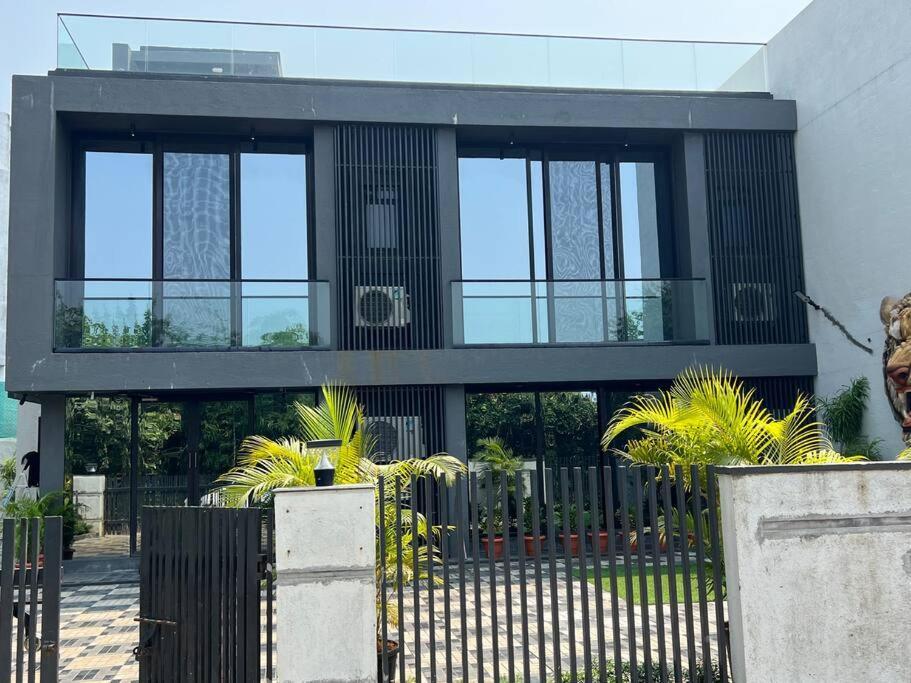 Stayhaven Starmount 4Bhk & Pool Mumbai Exterior photo